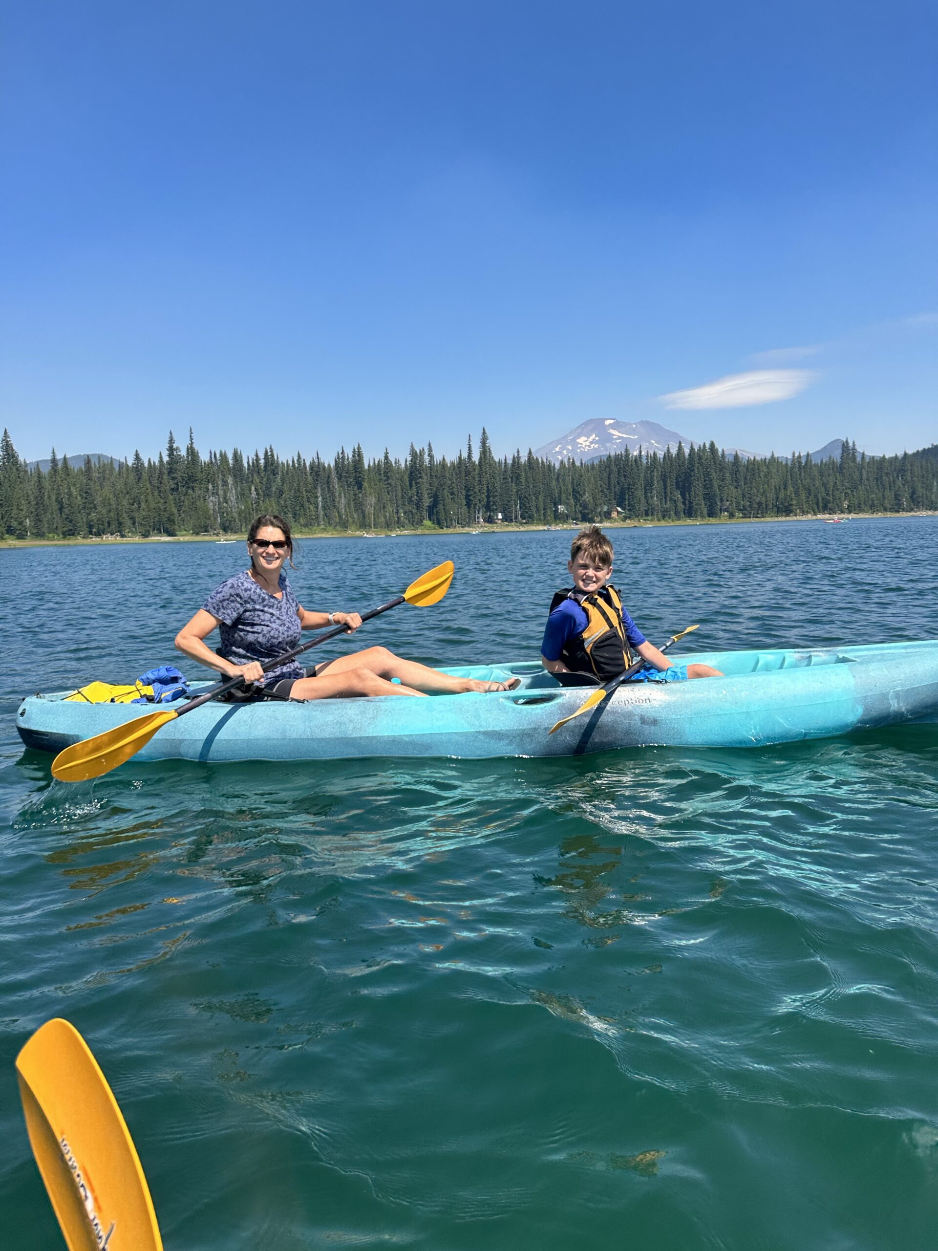 Family Kayaking near Mt Ranier National Park in Oregon