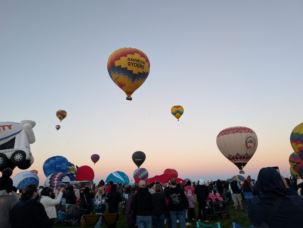 Albuquerque balloon fiesta morning ascension